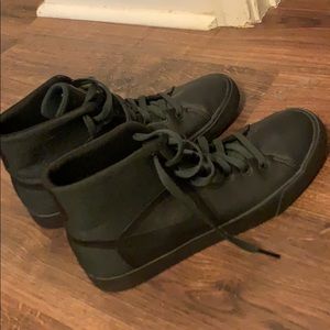 EUC Nike high tops casual shoes